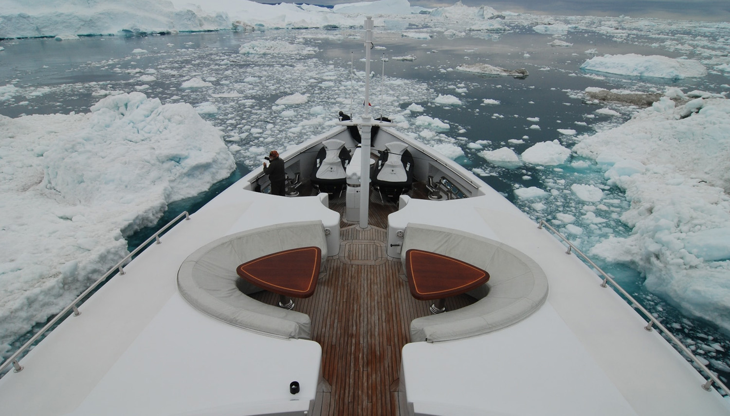 Vripack - Latitude - Crossing the Northwest Passage - ice