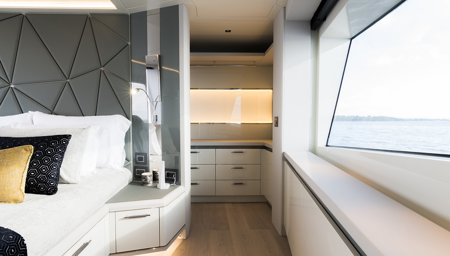 Vripack - ROCK - Interior Design - Contemporary loft apartment design - bedroom