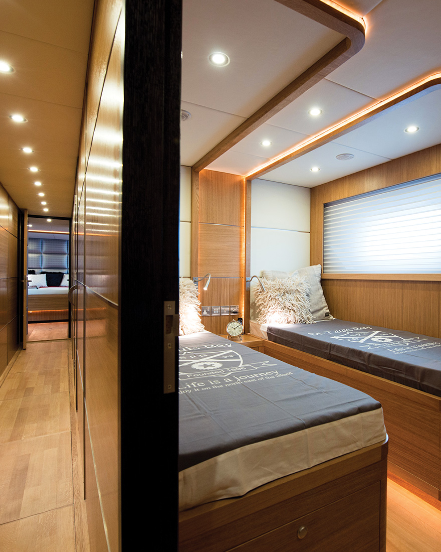 Vripack - yacht design - Gamma 20 - Interior bedroom