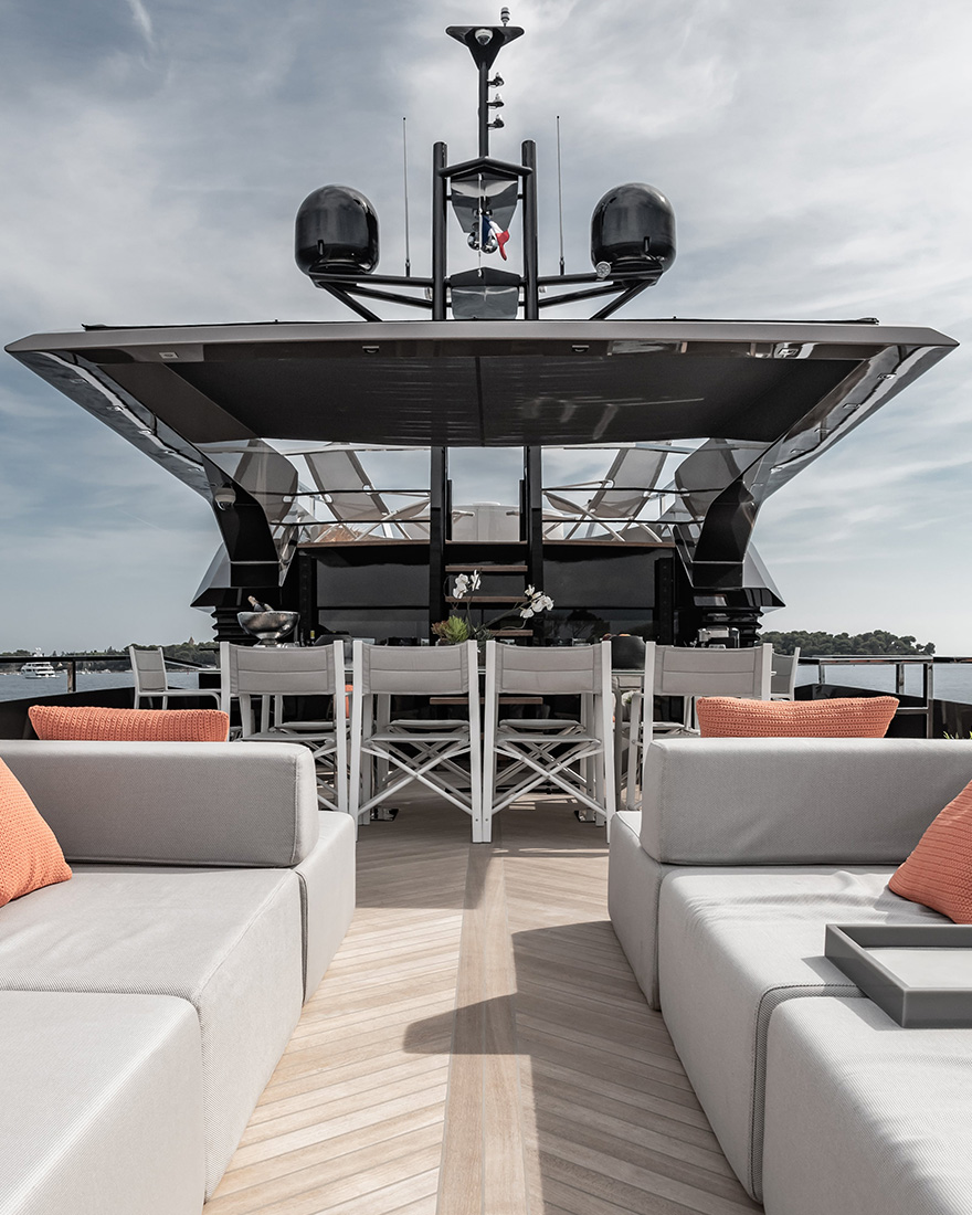 Vripack yacht design - Rock - Enjoying life - View deck - Exterior design
