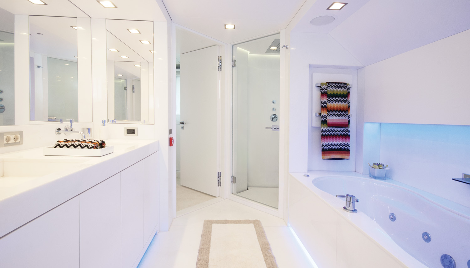 Vripack - Ocean's Seven - Minimalism Design - Interior Bathroom