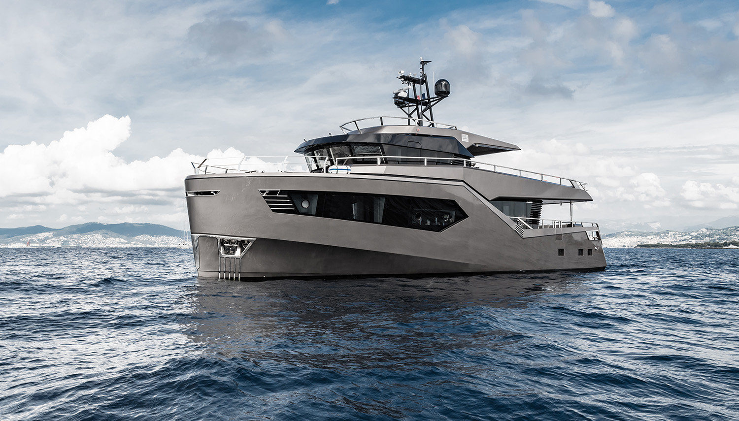 Vripack - ROCK - Exterior - The yachting world's first pocket rocket.