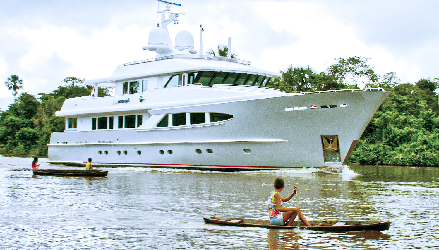 Vripack - AlumerciA - explorer boat - Amazone - expedition