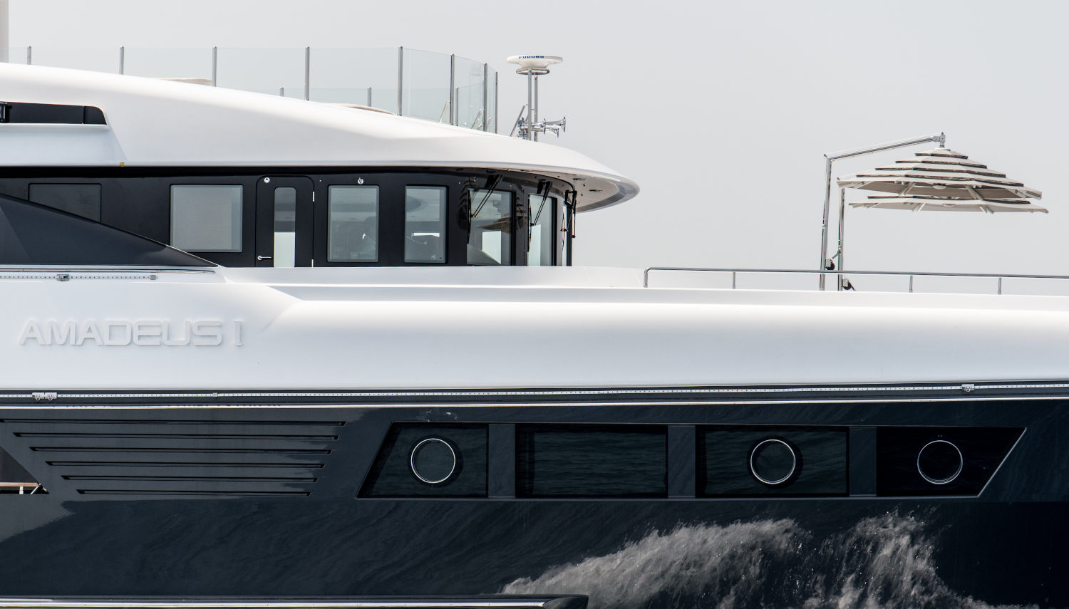 Vripack - Amadeus-I - Exterior design - Name Amadeus-I - Side view of the yacht - Enjoying life at sea - Yacht for charter