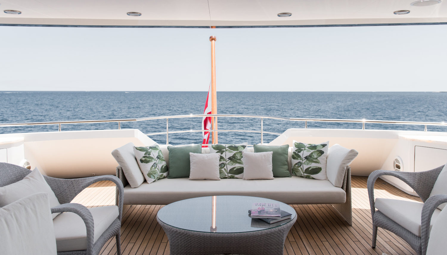 Vripack - Amadeus-I - Luxury sundecks - Enjoying life at sea - Yacht for charter