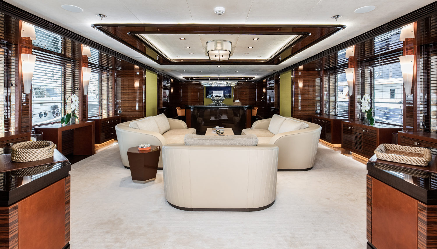 Vripack - Amadeus-I - Interior Design - Living room area - Enjoying life at sea - Yacht for charter