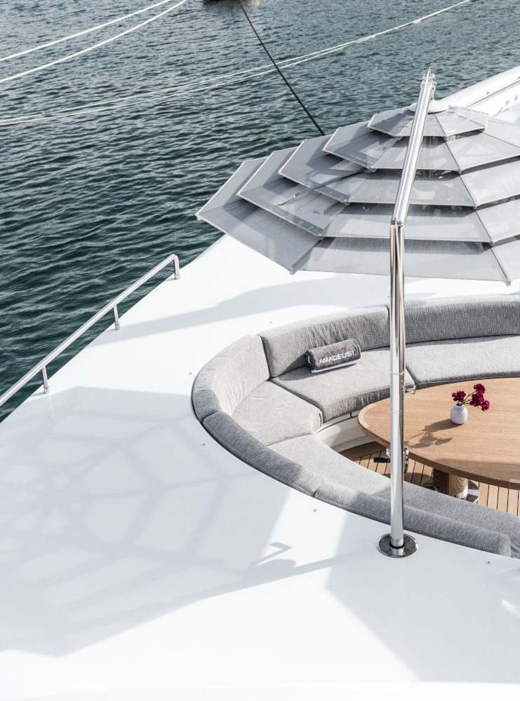 Vripack - Amadeus-I - Exterior design - Sundeck area - Enjoying life at sea - Yacht for charter
