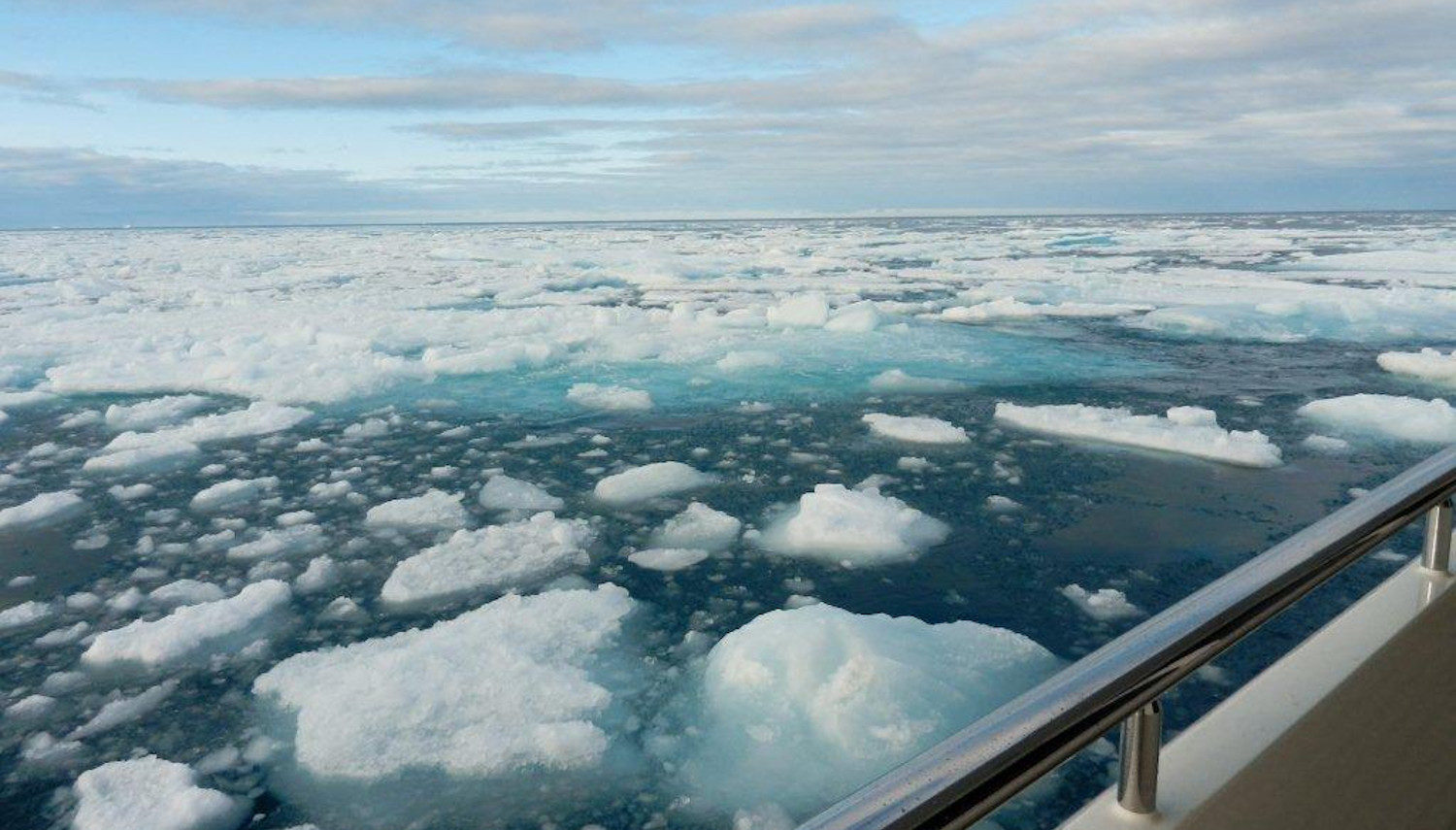 Vripack - Beothuk - Journey The Northwest Passage - Impressive nature - Ice all around