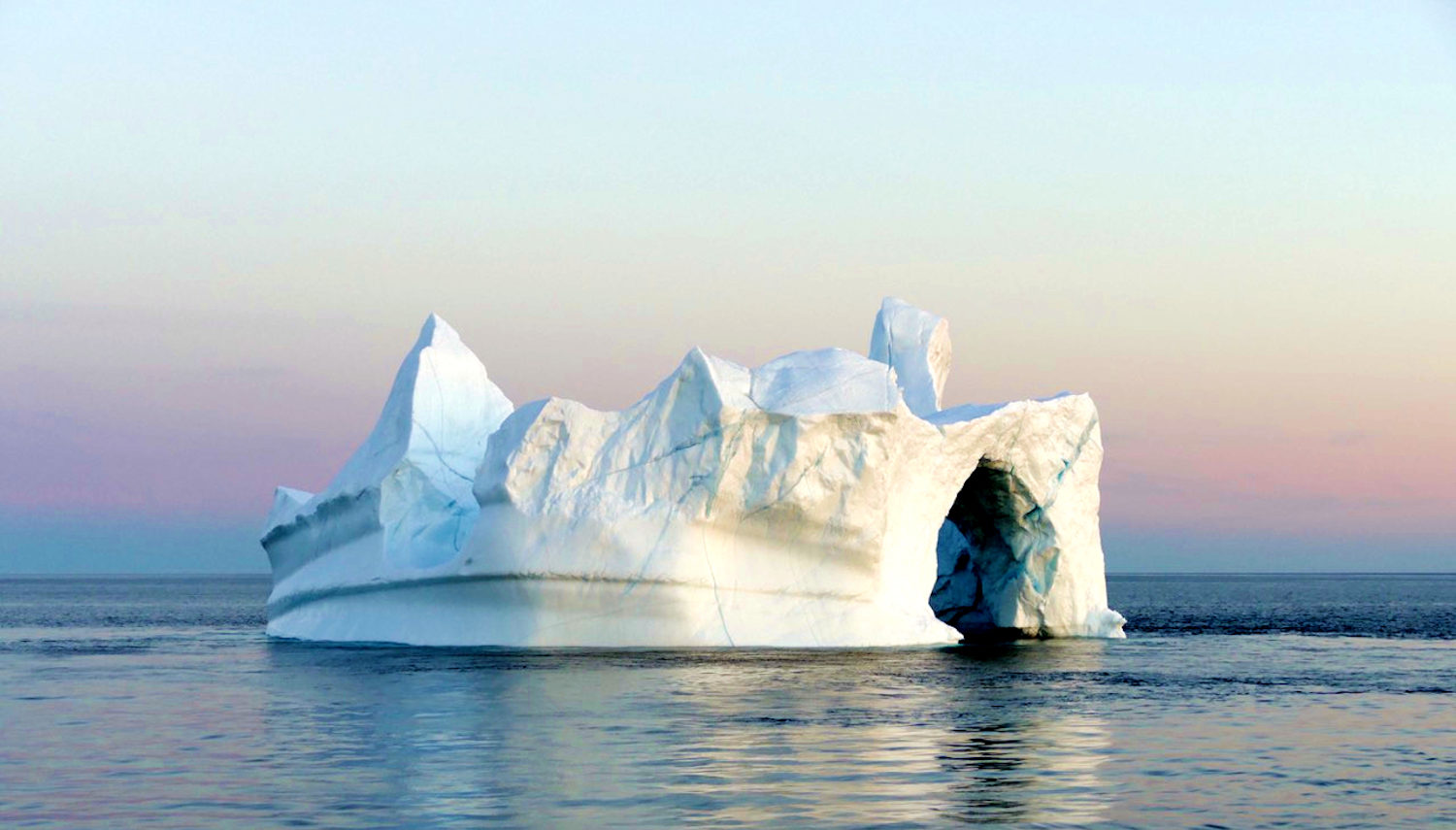 Vripack - Explorer Yacht Pioneer - Journey of a lifetime - Nature incredible Icebergs - Wildlife photography